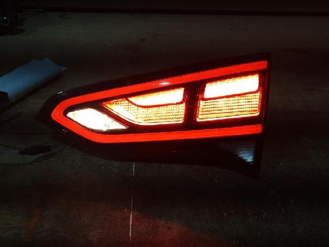 Tail Light Right (RH) Inner (tailgate) Hyundai Aslan (2015–2017)