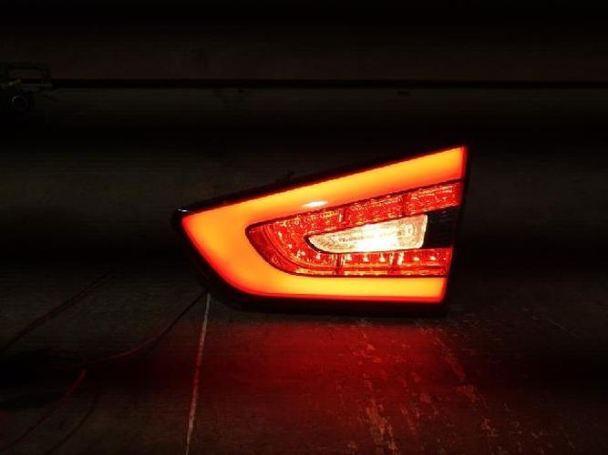 Tail Light Right (RH) Inner (tailgate) Kia K7 (2013–2014)