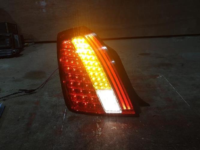 Tail Light Left (LH) Outer (fender) Kia Opirus (2010–2011)