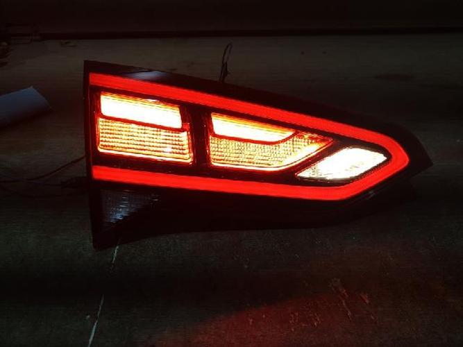 Tail Light Left (LH) Inner (tailgate) Hyundai Aslan (2015–2017)