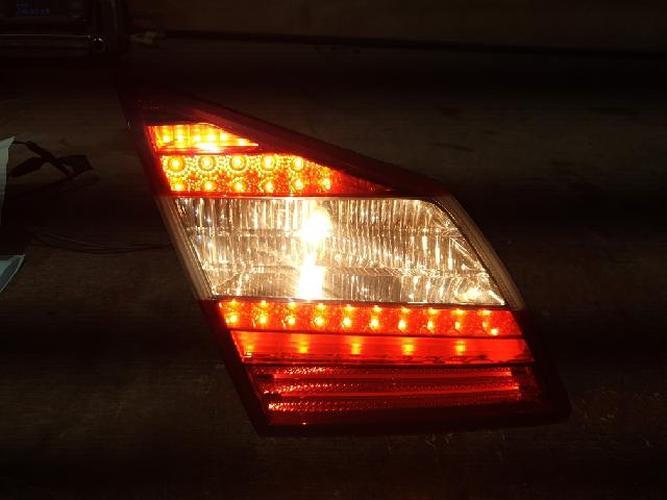 Tail Light Left (LH) Inner (tailgate) Hyundai Genesis (2011–2012)