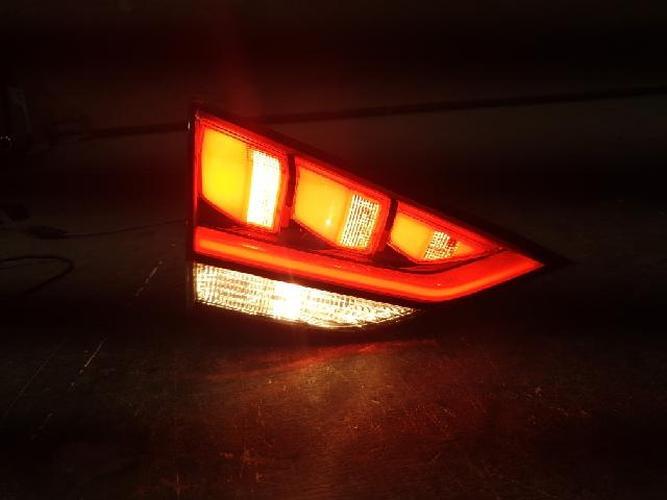 Tail Light Left (LH) Inner (tailgate) Hyundai Genesis (2015–2016)