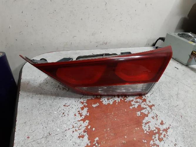 Tail Light Right (RH) Inner (tailgate) Hyundai Elantra (2016)