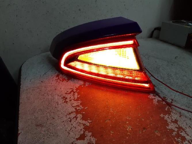 Tail Light Left (LH) Outer (fender) Kia Stinger (2018)