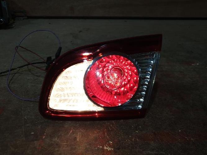 Tail Light Right (RH) Inner (tailgate) Hyundai Santa Fe (2010–2012)