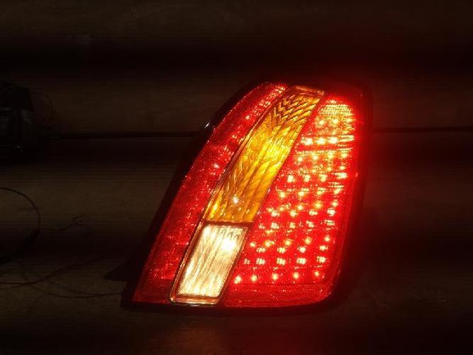 Tail Light Right (RH) Outer (fender) Kia Opirus (2006)