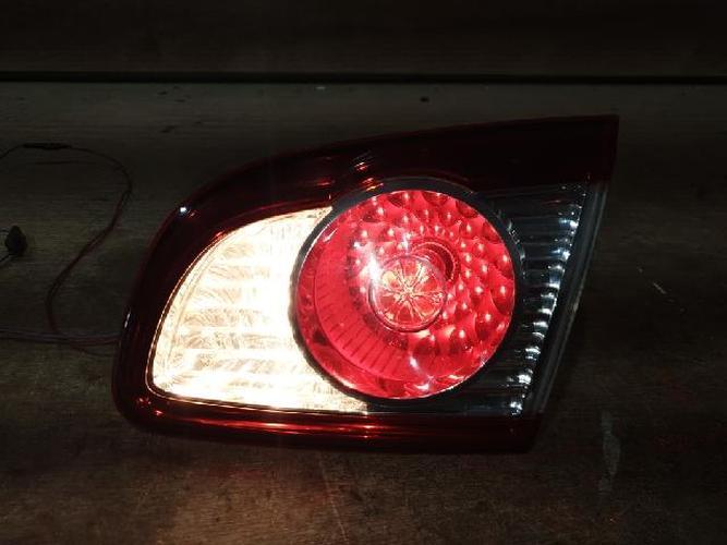 Tail Light Right (RH) Inner (tailgate) Hyundai Santa Fe (2010–2012)