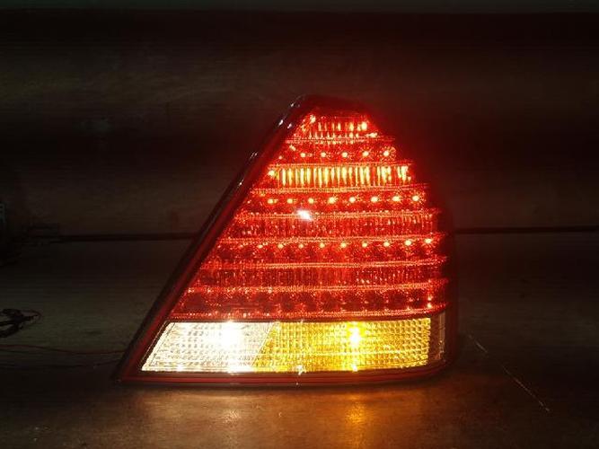 Tail Light Right (RH) Outer (fender) Hyundai Equus (2007)