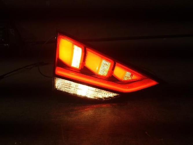 Tail Light Left (LH) Inner (tailgate) Hyundai Genesis (2015–2016)