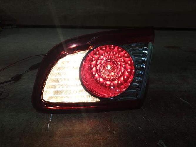 Tail Light Right (RH) Inner (tailgate) Hyundai Santa Fe (2010–2012)