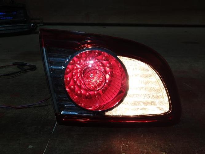 Tail Light Left (LH) Inner (tailgate) Hyundai Santa Fe (2010–2011)