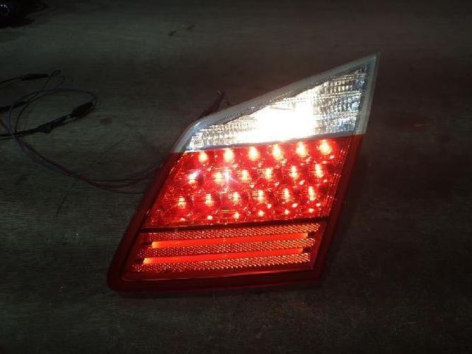 Tail Light Right (RH) Inner (tailgate) Hyundai Genesis (2010–2011)