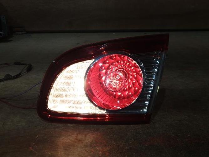 Tail Light Right (RH) Inner (tailgate) Hyundai Santa Fe (2010–2012)