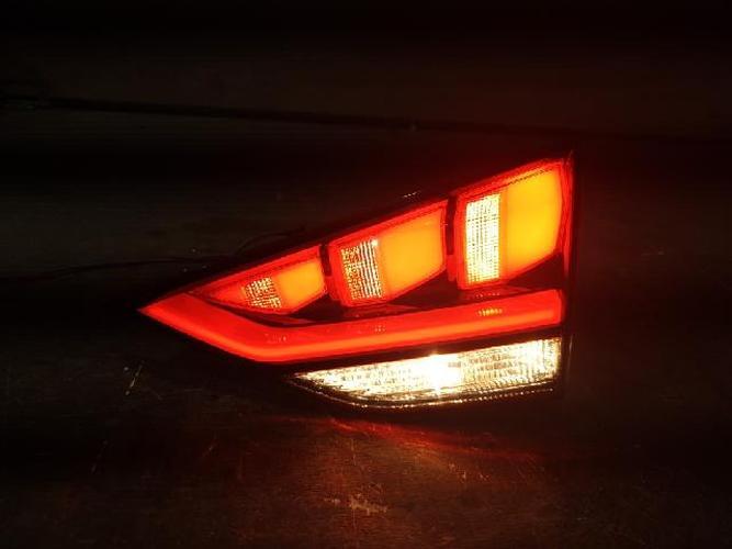 Tail Light Right (RH) Inner (tailgate) Genesis G80 (2017–2019)