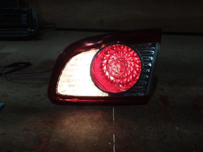 Tail Light Right (RH) Inner (tailgate) Hyundai Santa Fe (2010–2012)