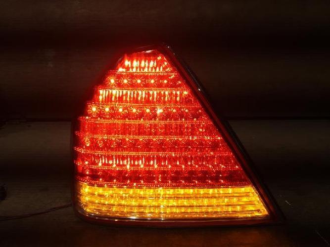Tail Light Left (LH) Outer (fender) Hyundai Equus (2006)