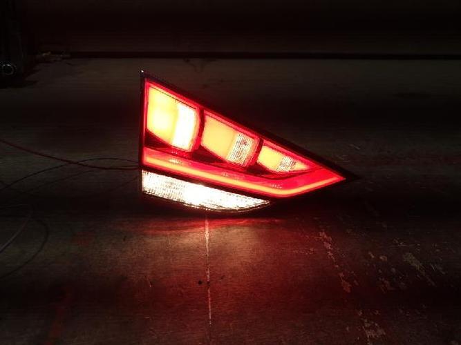 Tail Light Left (LH) Inner (tailgate) Hyundai Genesis (2015–2016)