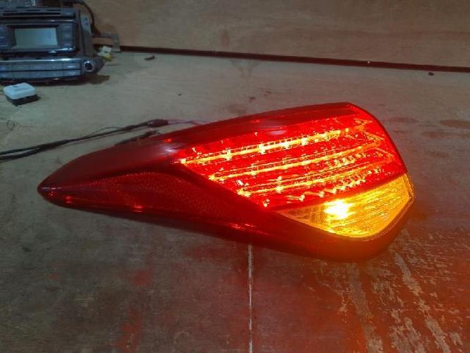 Tail Light Left (LH) Outer (fender) Hyundai i40 (2012–2014)