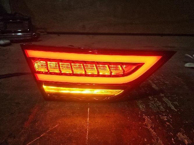 Tail Light Left (LH) Inner (tailgate) Kia K9 (2015)