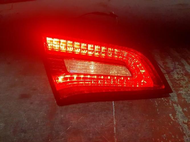 Tail Light Left (LH) Inner (tailgate) Kia K7 (2011)