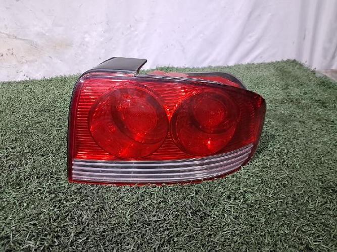 Tail Light Right (RH) Outer (fender) Hyundai Sonata (2001–2005)