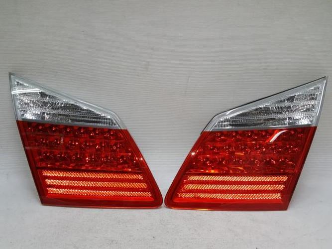 Tail Light Right (RH) Inner (tailgate) Hyundai Genesis (2012)