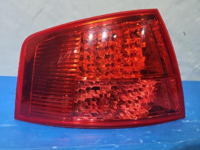 Tail Light Right (RH) Outer (fender) Audi A8 (2006)