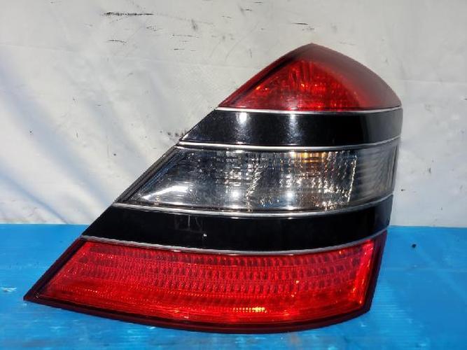Фонарь задний правый внешний Mercedes-Benz S-Class (2006)