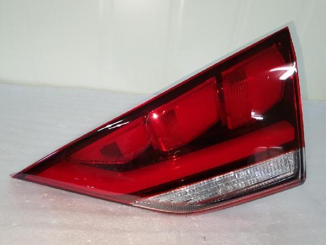 Tail Light Right (RH) Inner (tailgate) Genesis G80 (2016–2017)