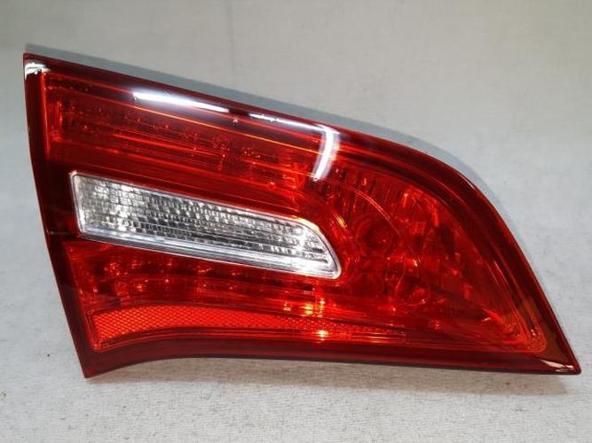 Tail Light Left (LH) Inner (tailgate) Kia K7 (2009)