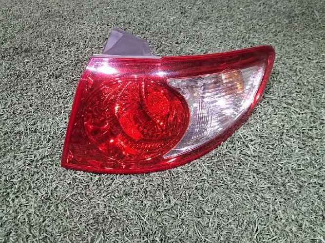 Tail Light Right (RH) Outer (fender) Hyundai Santa Fe (2006–2008)