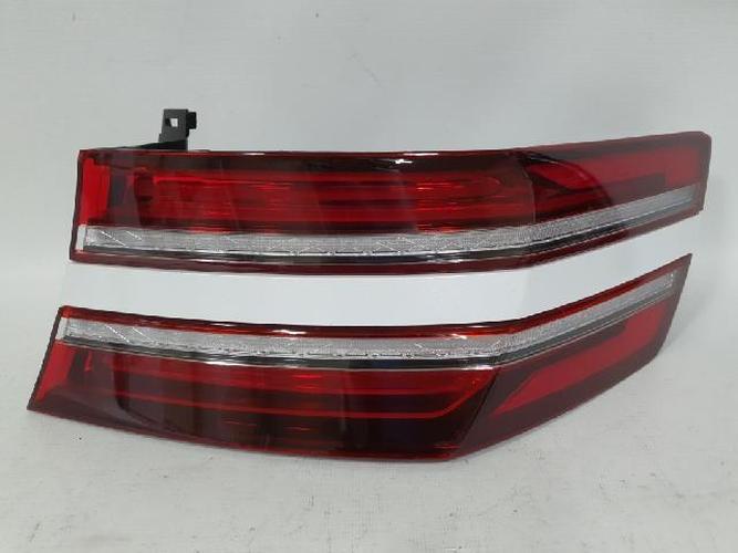 Tail Light Right (RH) Outer (fender) Genesis G80 (2021)