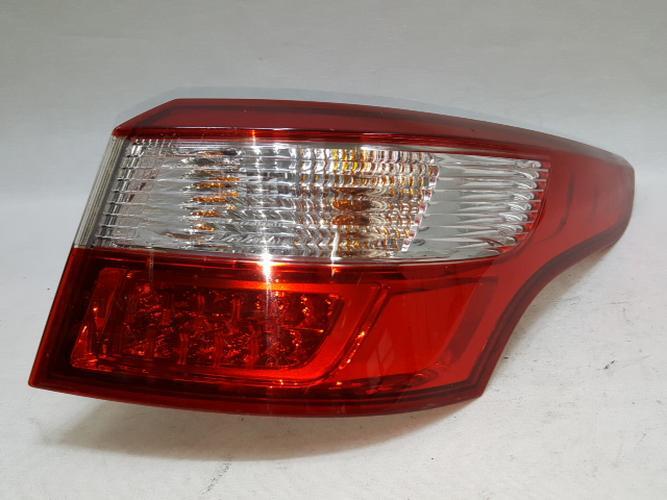 Tail Light Right (RH) Outer (fender) Renault SM5 (2011)