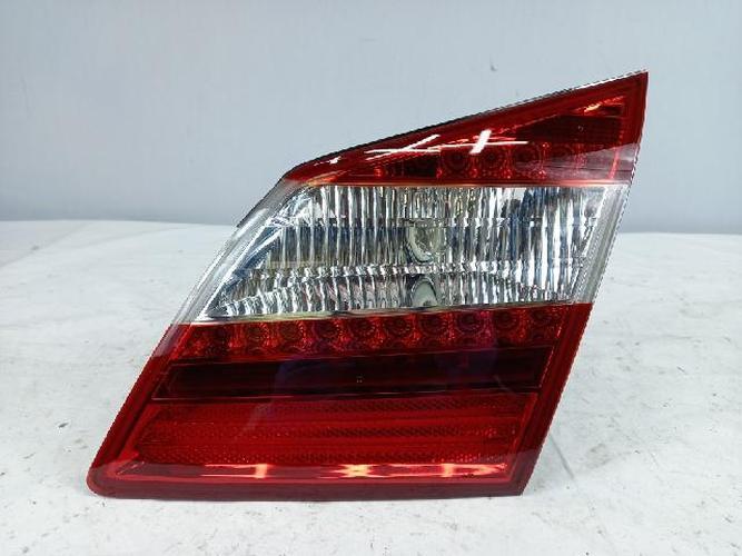 Tail Light Right (RH) Inner (tailgate) Hyundai Genesis (2013)