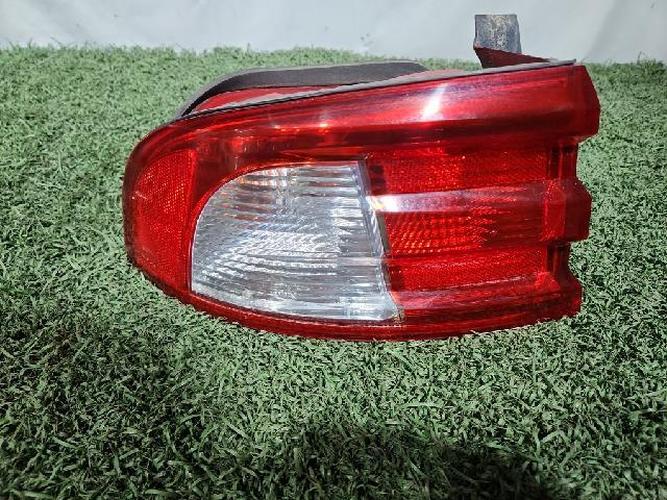 Tail Light Left (LH) Outer (fender) Kia Optima (2002–2005)