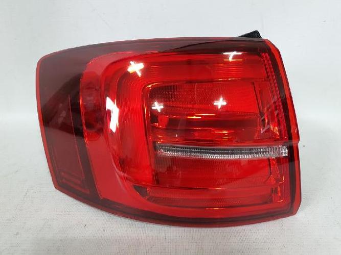 Tail Light Left (LH) Outer (fender) Volkswagen Jetta (2015)