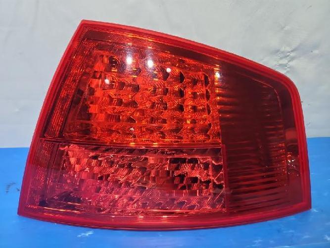 Tail Light Left (LH) Outer (fender) Audi A8 (2006)