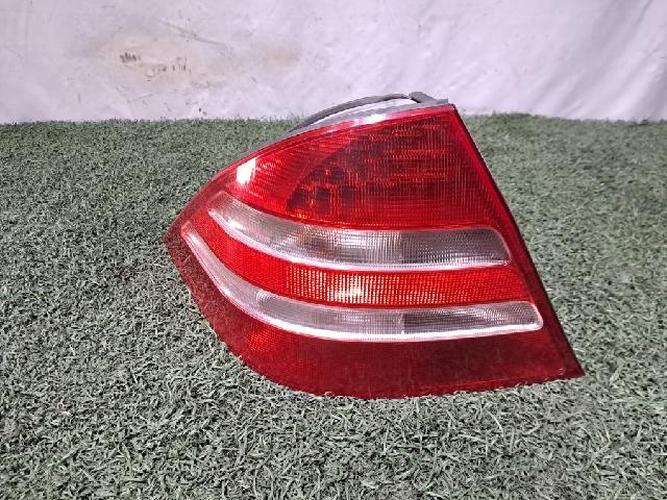 Tail Light Left (LH) Outer (fender) Mercedes-Benz S-Class (2000)