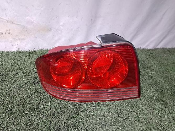 Tail Light Left (LH) Outer (fender) Hyundai Sonata (2002–2005)