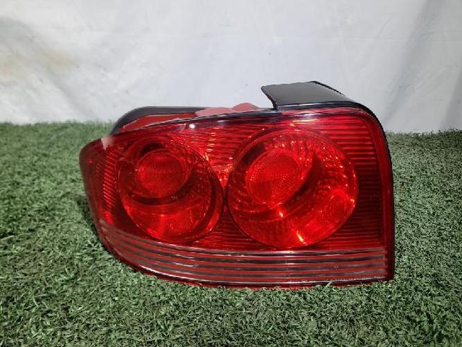 Tail Light Left (LH) Outer (fender) Hyundai Sonata (2002–2005)
