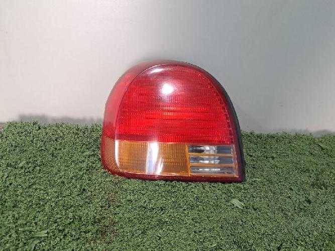 Tail Light Left (LH) Outer (fender) Hyundai Sonata (1998–2000)