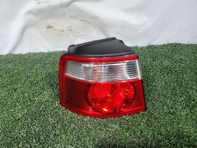Tail Light Left (LH) Outer (fender) Kia Carens (2003–2005)