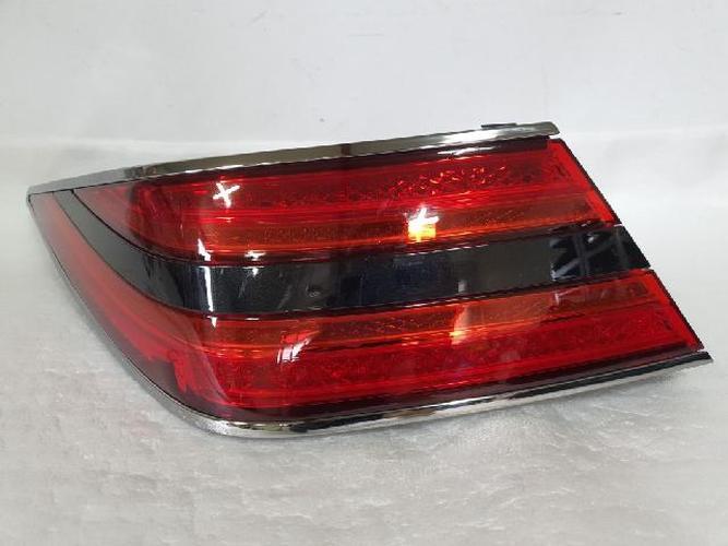 Tail Light Left (LH) Outer (fender) Genesis G90 (2020)