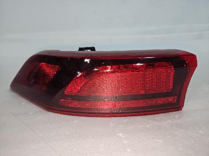 Tail Light Left (LH) Outer (fender) Kia Carnival (2021)