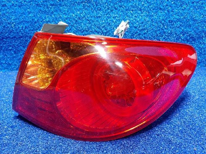 Tail Light Right (RH) Outer (fender) Hyundai Elantra (2010)