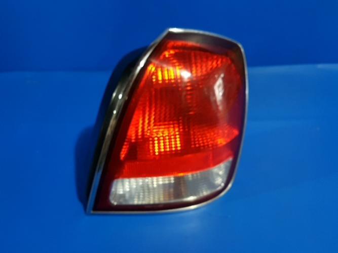 Tail Light Right (RH) Outer (fender) Hyundai Grandeur (2000–2002)