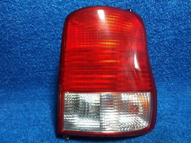 Tail Light Right (RH) Outer (fender) Kia Carnival (2003–2004)