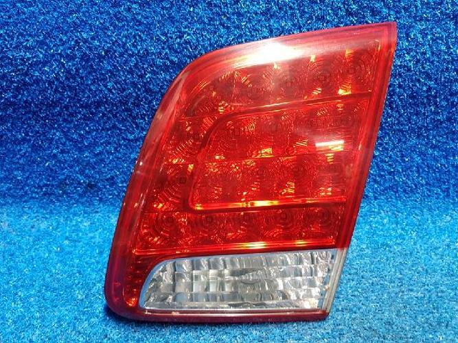 Tail Light Right (RH) Inner (tailgate) Kia Sorento (2010)