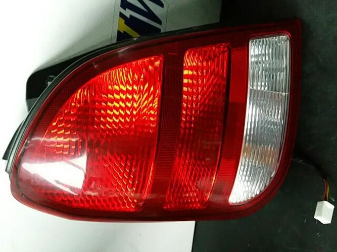 Tail Light Left (LH) Outer (fender) Kia Carens (2001–2002)