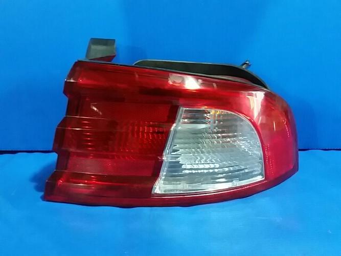 Tail Light Right (RH) Outer (fender) Kia Optima (2002–2004)